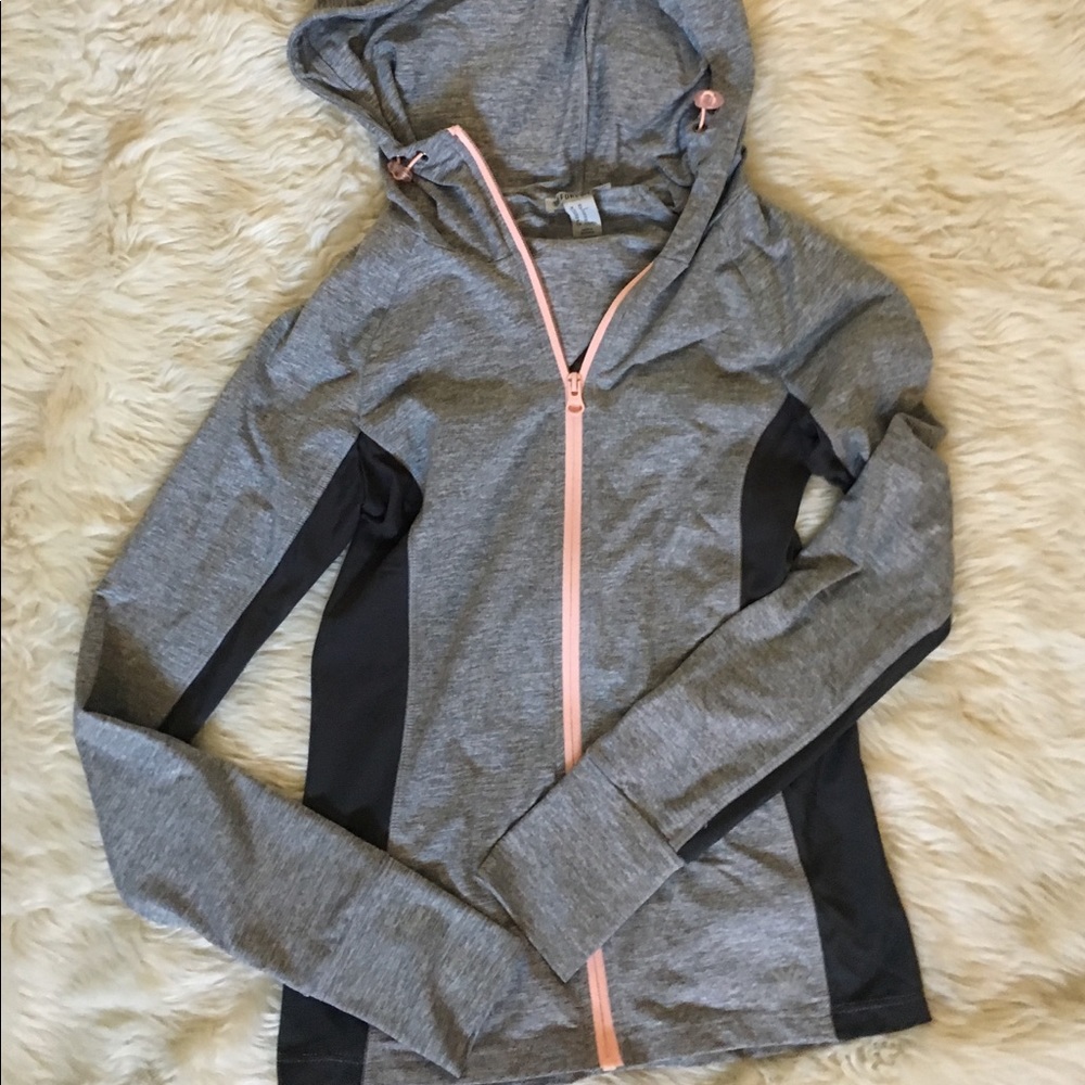 Cute work out zip up jacket !